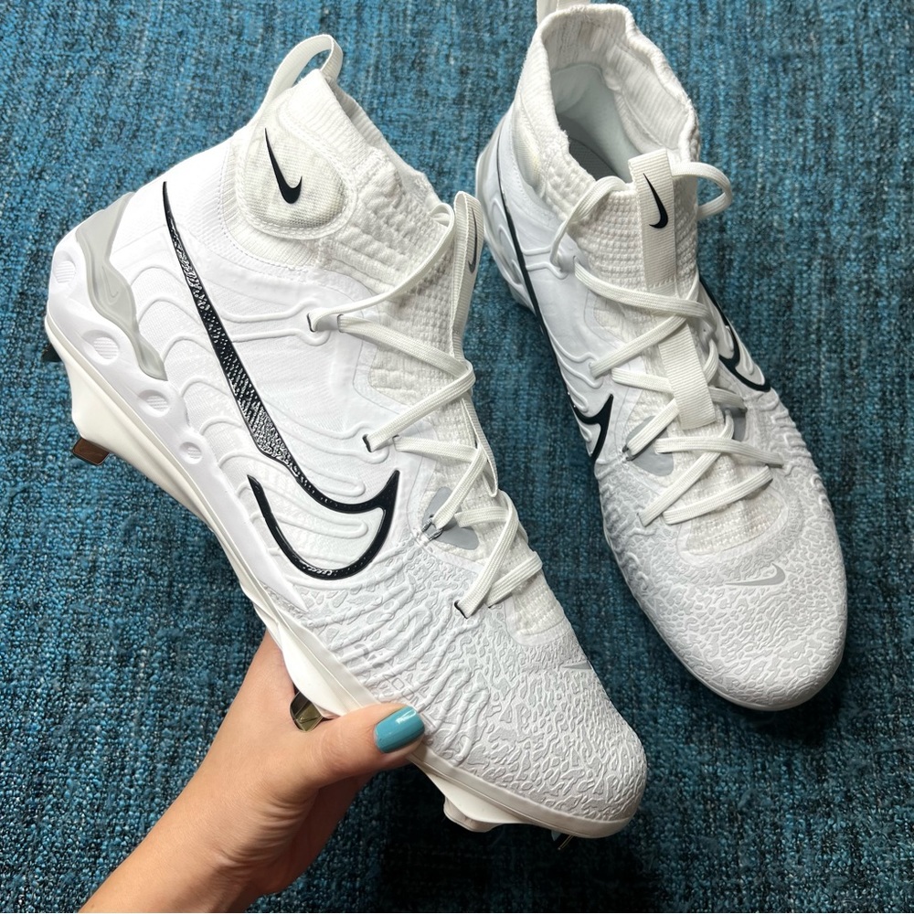 Nike Alpha Huarache NXT Baseball Cleats in White Black Wolf Gray Men's Size 7